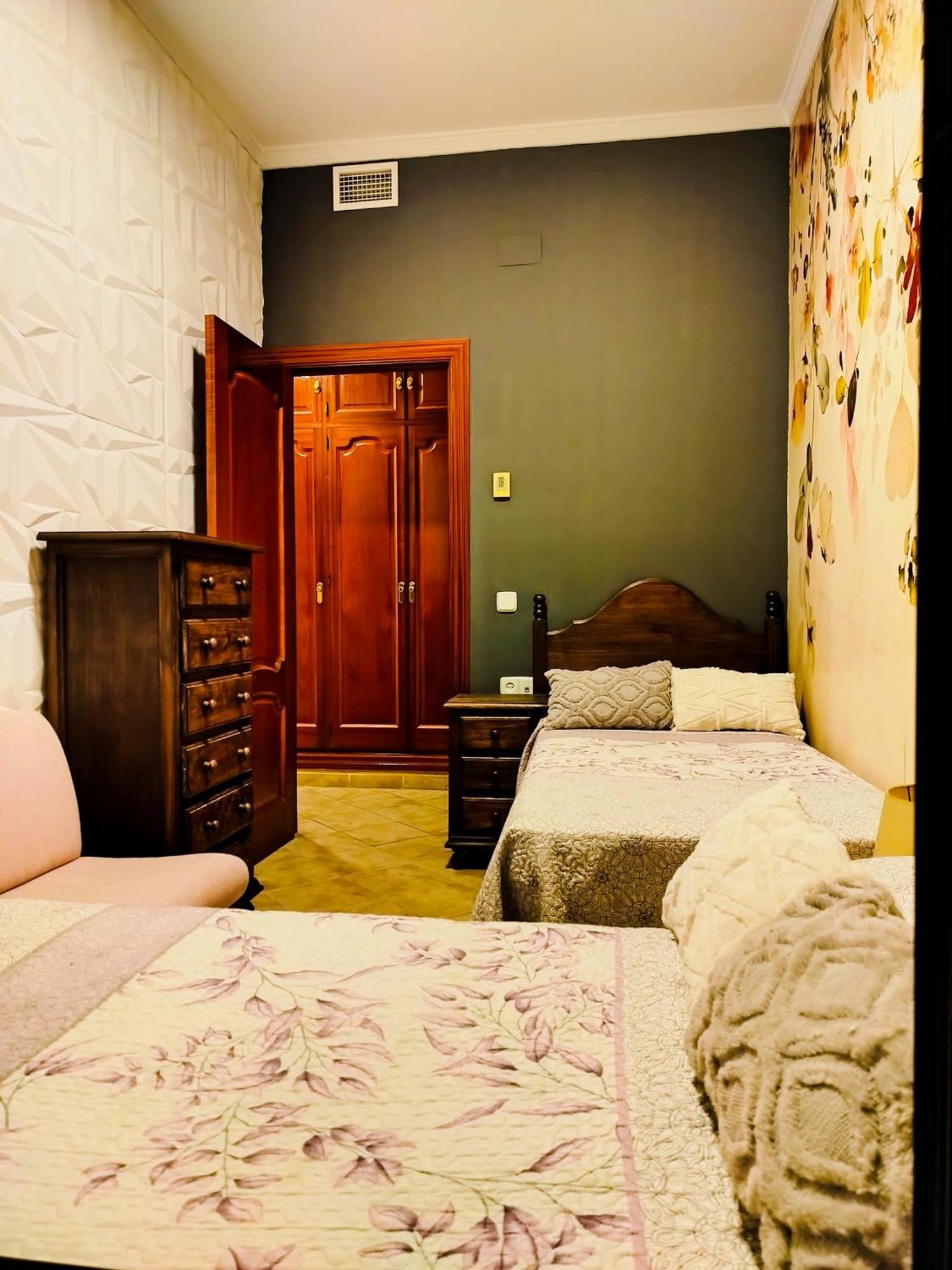 The Magic House Guest House El Puerto de Santa Maria Luaran gambar